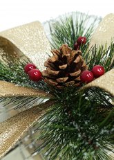 Caja de regalo Plateada con moño dorado Led